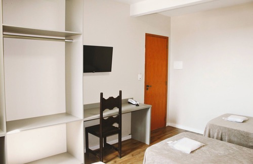 Macae Hotel | Budget-Friendly Pousada Del Rey with Breakfast & Family Amenities