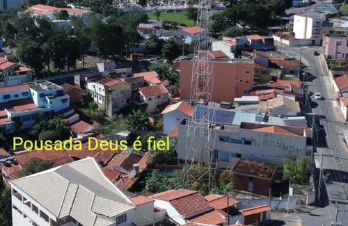 Cachoeira Paulista Hotel | Guest Rated 9.2: Pousada Deus é Fiel Awaits You