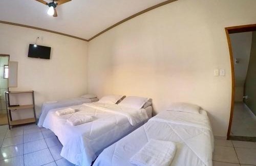 Cachoeira Paulista Hotel | Guest Rated 9.2: Pousada Deus é Fiel Awaits You