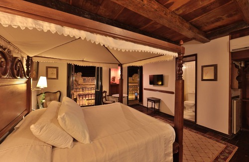 Olinda Historical Center Hotel | Budget-Friendly Stay at Pousada do Amparo with Pool & Dining