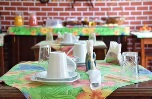 Pontal Hotel | Cozy Pousada do Imperador: Oceanfront & Pet Friendly Stay