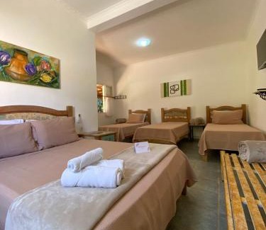 Guape Hotel | Unwind at Pousada do Lago Dutra with Pool & Ocean View