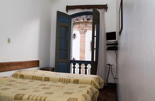 Ouro Preto Hotel | Top-Rated Pousada do Largo: Family-Friendly Retreat