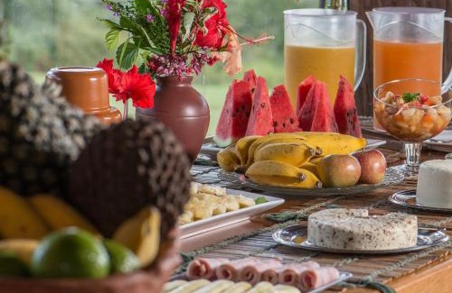 Cuiaba Hotel | Discover Comfort at Pousada do Parque with Pool & Hot Tub