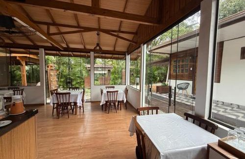Paranagua Hotel | Child-Friendly Retreat at Pousada Do Siri - Rated 9/10
