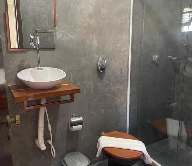 Itauna Hotel | Explore Pousada do Suiço: Poolside and Oceanfront Retreat