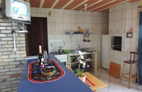 Torres Hotel | Inviting Pousada Don Fernandes: Pool and Family-Friendly Stay