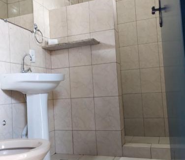 Lencois Paulista Hotel | Charming Pousada Beer In Night: Pet-Friendly Haven