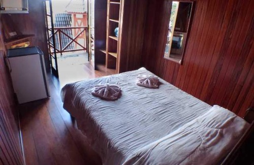 Vila Britania Hotel | Impeccable Stay at Pousada dos Esquilos with Breakfast