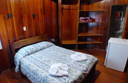 Vila Britania Hotel | Impeccable Stay at Pousada dos Esquilos with Breakfast