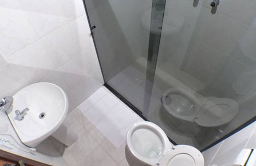 Vila Britania Hotel | Impeccable Stay at Pousada dos Esquilos with Breakfast