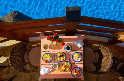 Pirenopolis Resort | Relax at Pousada dos Pireneus: Pool, Breakfast & Family Fun