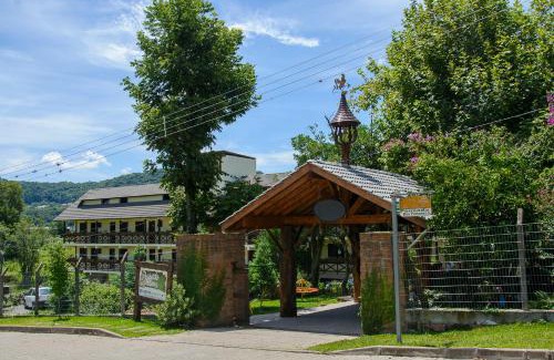 Nova Petropolis Hotel | Pousada dos Plátanos: Family-Friendly Retreat with Pool