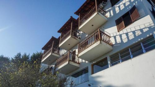 Vale dos Pinheiros Hotel | Pet-Friendly Pousada dos Ventos with Ocean View and Pool