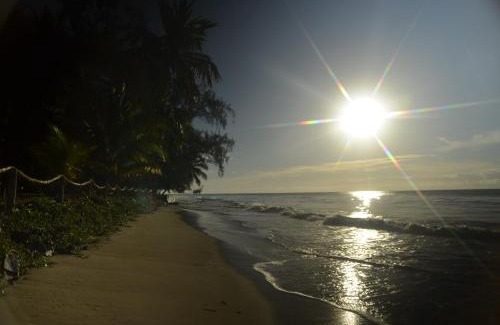 Barreira do Boqueirao Hotel | Relax at Pousada Doze Cabanas: Oceanfront & Spa Retreat