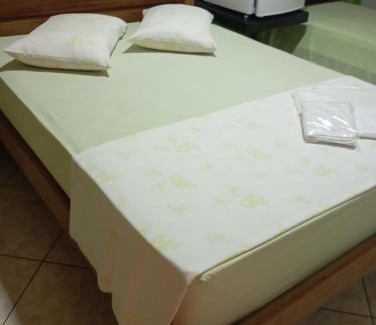 Delfinopolis House | Pousada e Camping Claro Casa de Pedra