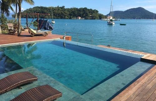 Angra dos Reis Hotel | Tranquil Pousada e Mergulho Jamanta with Oceanfront Views
