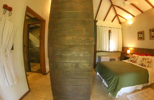 Sao Jose do Barreiro Hotel | Relax at Pousada Encanto da Bocaina with Ocean Views