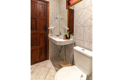Historic Center Hotel | Idyllic Pousada Encantos de Arraial with Oceanfront Pool