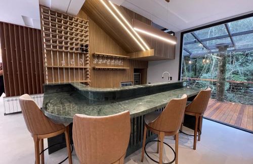 Goncalves Hotel | Experience Pousada Encontro das Águas with Hot Tub & Breakfast