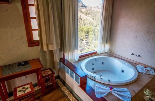Goncalves Hotel | Relax at Pousada Espelho D'Água: Rated 9.4 with Hot Tub