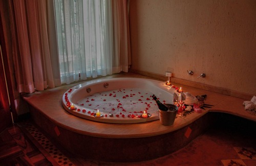 Goncalves Hotel | Relax at Pousada Espelho D'Água: Rated 9.4 with Hot Tub