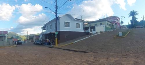 Pedralva House | Top-Rated Casa no Bairro Pedrão-MG: Pet & Child Friendly