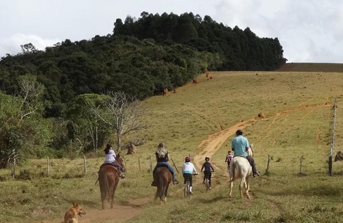 Aiuruoca House | Discover Pousada Fazenda São Pedro: Pet-Friendly Retreat