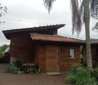 Praia Grande Ski Chalet | Relax at Figueira do Rio do Boi with Hot Tub & Ocean View