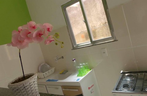 Pereque Hotel | Experience Pousada Flor de Liz: Pool & Family-Friendly Stay
