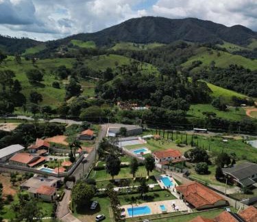 Aguas de Lindoia Hotel | Experience Pousada Flores do Campo: 10/10 Stay with Pool