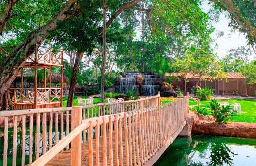 Sagrada Familia Hotel | Tranquil Retreat at Pousada Grande Rio with Pool & Hot Tub