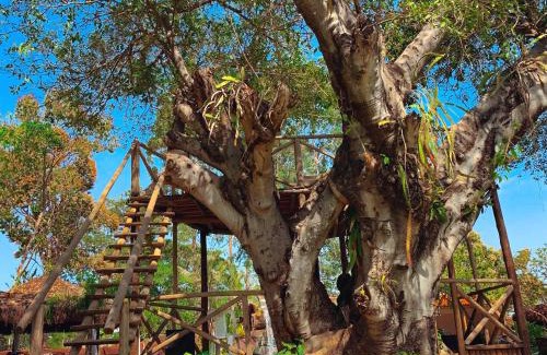 Sagrada Familia Hotel | Tranquil Retreat at Pousada Grande Rio with Pool & Hot Tub