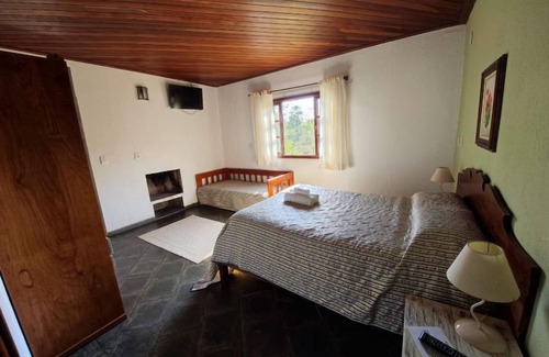 Sao Roque Hotel | Experience Comfort at Pousada Green Valley with Pool & Dining