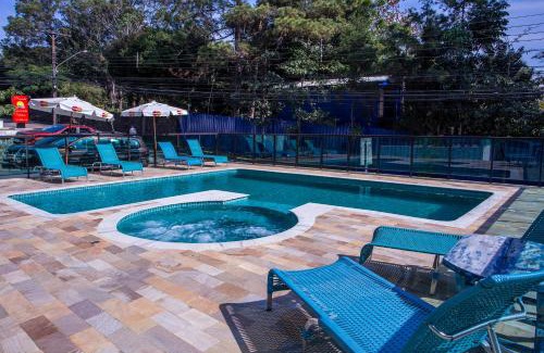 Veloso Hotel | Inviting Pousada Guarubela Veloso with Oceanfront Pool