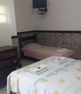 Pereque Hotel | Affordable Pousada H&D: Family-Friendly with Pool Access