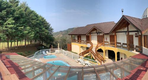 Alfredo Wagner Hotel | Pousada Hinckel: Pet-Friendly Retreat with Pool & Breakfast