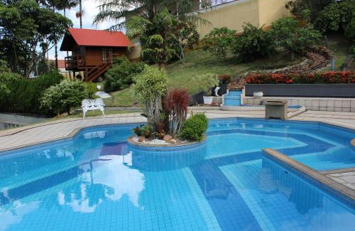 Agua Verde House | Pet-Friendly Pousada Homestay in Jaraguá Do Sul
