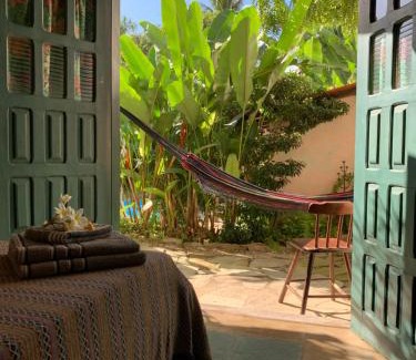 Praia do Frances Hotel | Discover Pousada Hostal das Estrelas: Pet-Friendly Retreat