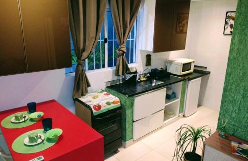 Pereque Apartment | Stunning Oceanfront Studio in Guarujá with Spa Amenities