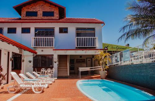 Vila Yolanda Hotel | Relax at Pousada Iguassu Charm Suites with Oceanfront Views