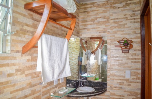 Tutoia Hotel | Discover Pousada Jagatá: Poolside Oasis with Ocean Views