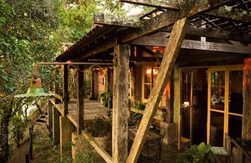 Conceicao do Ibitipoca Hotel | Explore Pousada Janela do Céu - Rated 9/10 with Breakfast