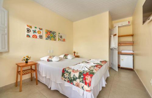 Puerto Seguro Center Hotel | Relax at Pousada Jangadeiro with Pool & Family-Friendly Vibes