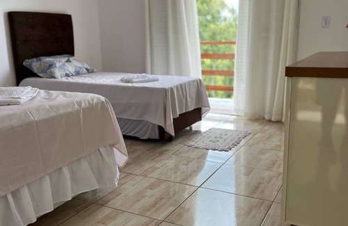 Lindoia Hotel | Pousada Jerusalém: Family-Friendly Stay with Pool Access