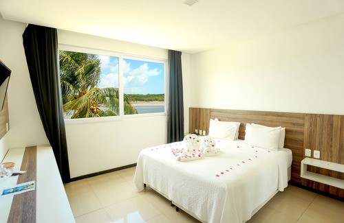 Barra de Santo Antonio Hotel | Relax at Pousada Jirituba with Pool & Family-Friendly Perks