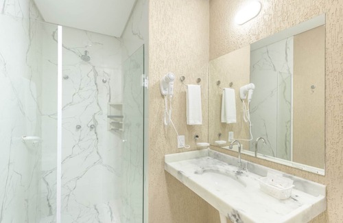 Maranduba Hotel | Experience Comfort at Pousada Kaliman Ubatuba, Rated 9/10