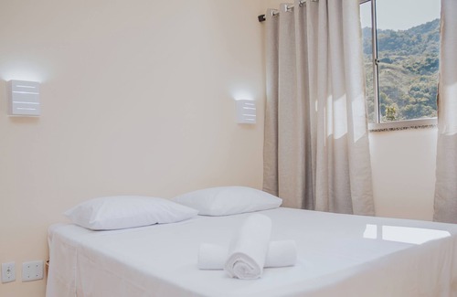 Itaguai Hotel | Relaxing Retreat at Pousada La Brisa with Breakfast Included