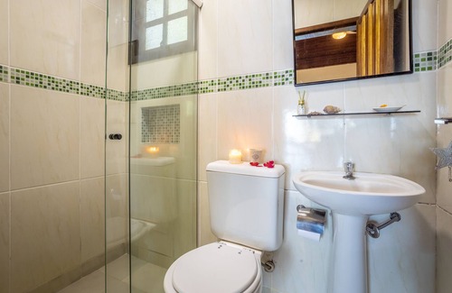 Ilha Grande Hotel | Discover Pousada Lagamar: 9.2/10 Rating & Spa Delights