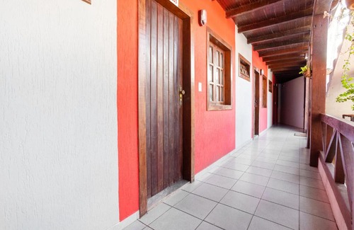 Puerto Seguro Center Hotel | Pet-Friendly Pousada Lago De Garda with Pool & Family Fun